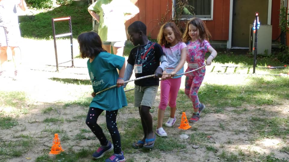 kids - hula hoop train 2019.jpg